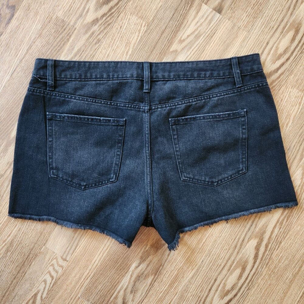Time And Tru High Rise Denim Short Shorts Size 16 Black Wash Destroyed Raw Hem - Picture 2 of 5